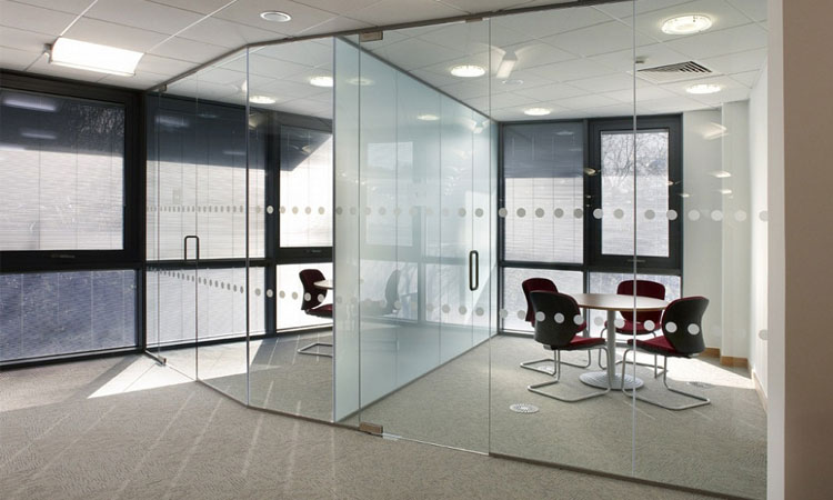 Стеклянные перегородки